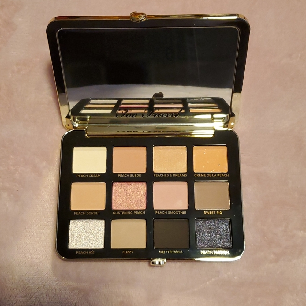 Too faced white pach palette